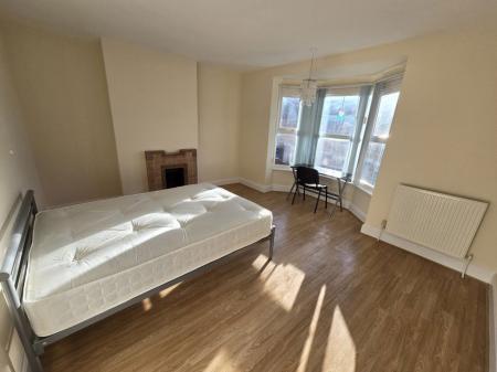 4 bedroom Property to let in Lorne Road, Leicester