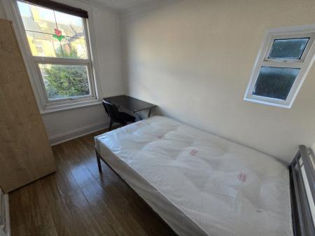 4 bedroom Property to let in Lorne Road, Leicester