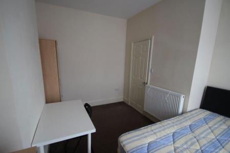 4 bedroom Property to let in Stuart Street, Leicester