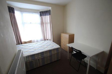 4 bedroom Property to let in Stuart Street, Leicester