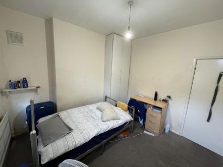 4 bedroom Property to let in Ullswater Street, Leicester