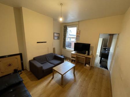 4 bedroom Property to let in Ullswater Street, Leicester