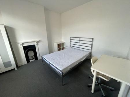 3 bedroom Property to let in Thorpe Street, Leicester