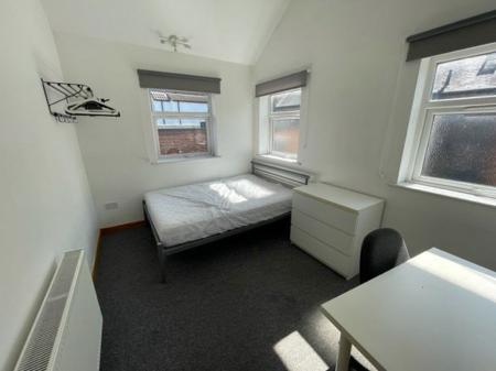 3 bedroom Property to let in Thorpe Street, Leicester