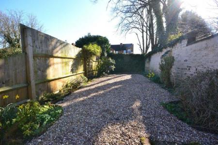 3 bedroom Property to let in Shelley Street, Leicester
