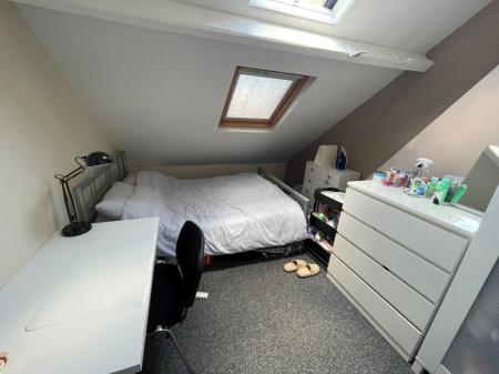 6 bedroom Property to let in Westcotes Drive, Leicester