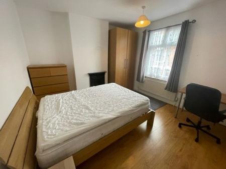3 bedroom Property to let in Hartopp Road, Leicester