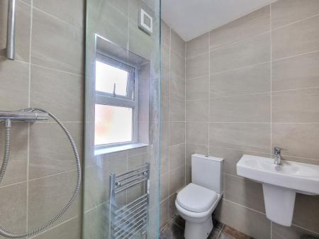 4 bedroom Property to let in Lorne Road, Leicester