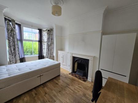 4 bedroom Property to let in Lorne Road, Leicester