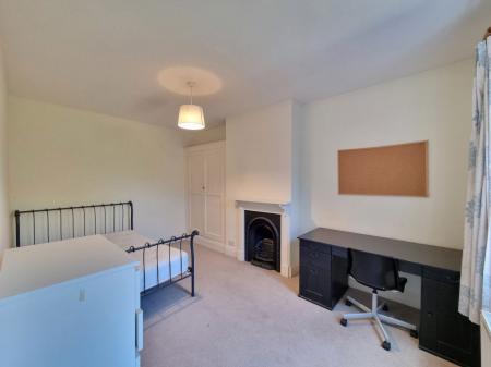 4 bedroom Property to let in Lorne Road, Leicester