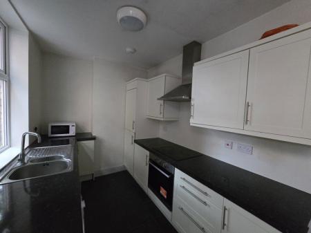 4 bedroom Property to let in Lorne Road, Leicester
