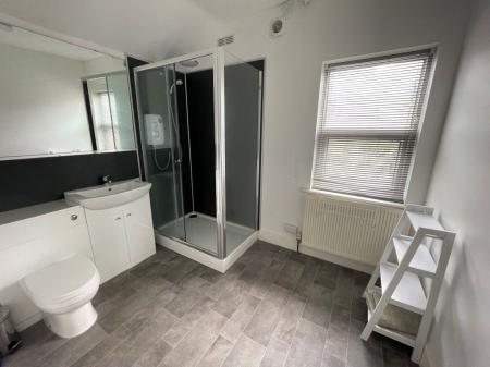 4 bedroom Property to let in Briton Street, Leicester