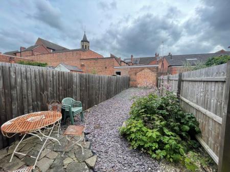 3 bedroom Property to let in Montague Road, Leicester