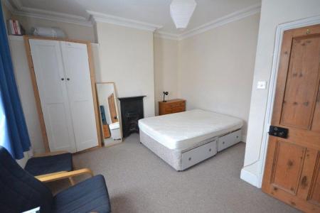 4 bedroom Property to let in West Avenue, Leicester