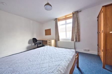 4 bedroom Property to let in Avenue Road Extension, Leicester