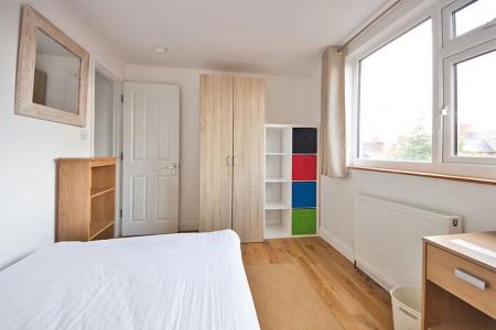 4 bedroom Property to let in Avenue Road Extension, Leicester