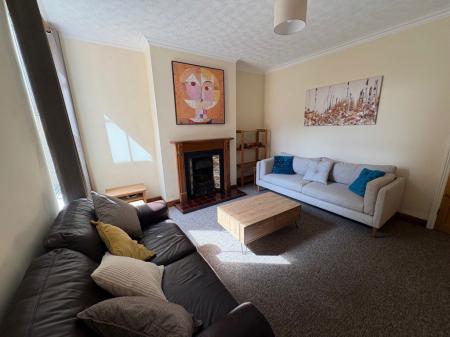 4 bedroom Property to let in Howard Road, Leicester