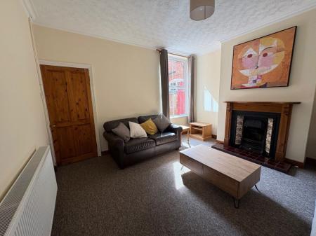 4 bedroom Property to let in Howard Road, Leicester