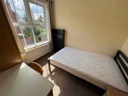 4 bedroom Property to let in Howard Road, Leicester