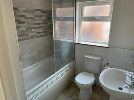 4 bedroom Property to let in College Avenue, Leicester