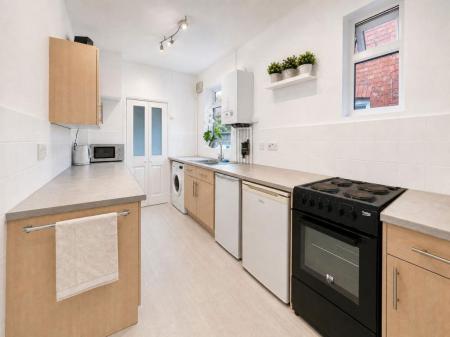 4 bedroom Property to let in Hartopp Road