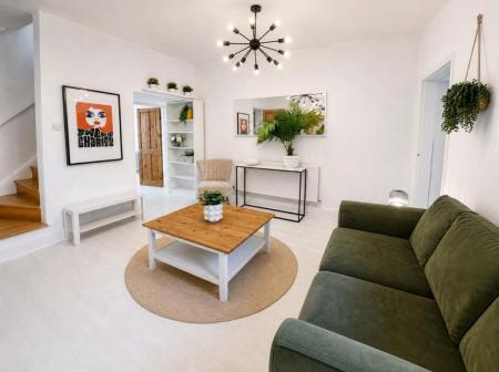4 bedroom Property to let in Hartopp Road