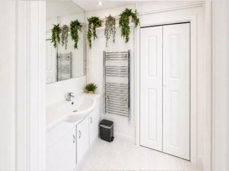 4 bedroom Property to let in Hartopp Road