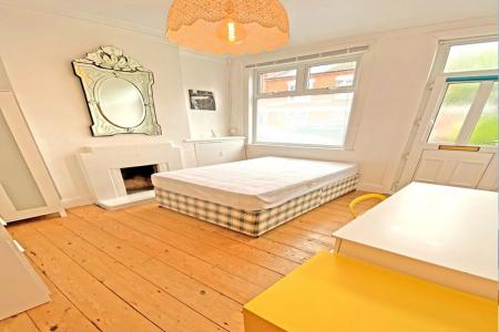 4 bedroom Property to let in Hartopp Road