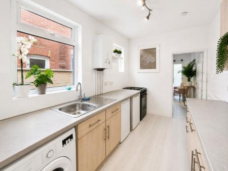 4 bedroom Property to let in Hartopp Road