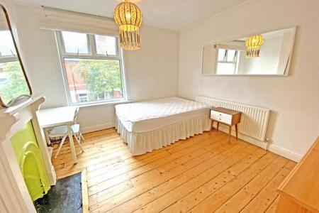 4 bedroom Property to let in Hartopp Road