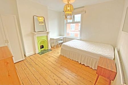 4 bedroom Property to let in Hartopp Road