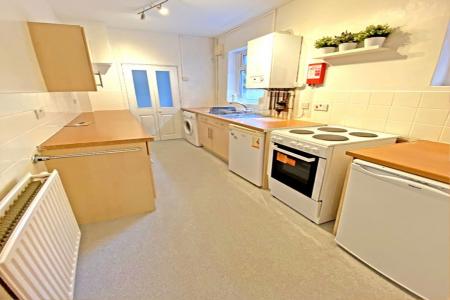 4 bedroom Property to let in Hartopp Road