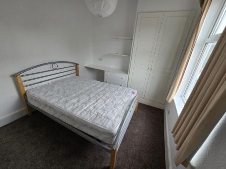 4 bedroom Property to let in Mundella Street, Leicester