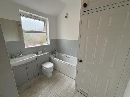 4 bedroom Property to let in Filbert Street East, Leicester