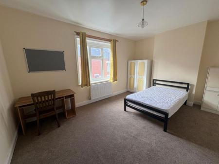 4 bedroom Property to let in Lytton Road, Leicetser