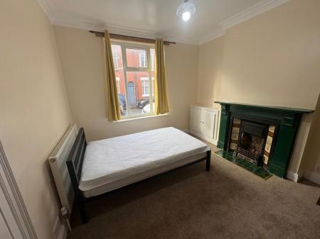 4 bedroom Property to let in Lytton Road, Leicetser