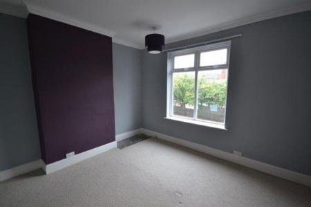 2 bedroom Property to let in Clarendon Park Road, Leicester