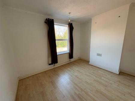 2 bedroom Terraced House for sale in Boundary Road, Aylestone, Leicester