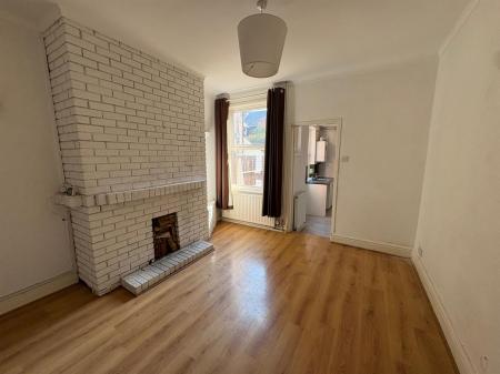 2 bedroom Terraced House for sale in Boundary Road, Aylestone, Leicester