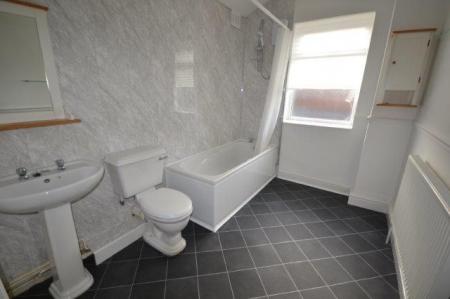 2 bedroom Terraced House for sale in Boundary Road, Aylestone, Leicester