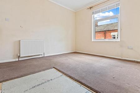 2 bedroom Terraced House for sale in Avenue Road Extension, Leicester