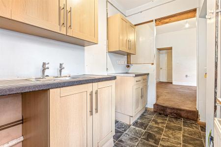 2 bedroom Terraced House for sale in Avenue Road Extension, Leicester