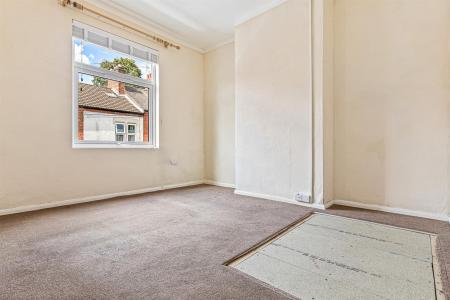 2 bedroom Terraced House for sale in Avenue Road Extension, Leicester