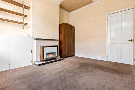 2 bedroom Terraced House for sale in Avenue Road Extension, Leicester