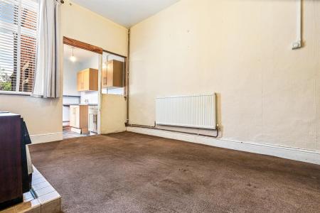 2 bedroom Terraced House for sale in Avenue Road Extension, Leicester