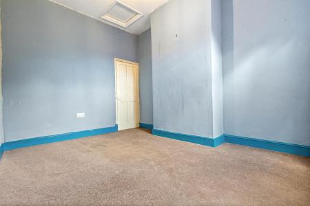 2 bedroom Terraced House for sale in Avenue Road Extension, Leicester