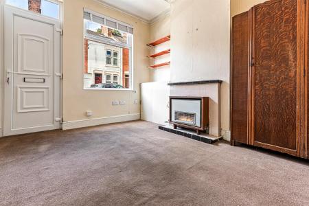 2 bedroom Terraced House for sale in Avenue Road Extension, Leicester