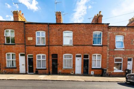 2 bedroom Terraced House for sale in Avenue Road Extension, Leicester
