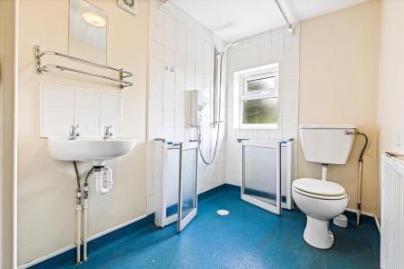 2 bedroom Terraced House for sale in Avenue Road Extension, Leicester