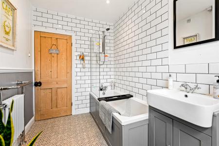 2 bedroom Terraced House for sale in Richmond Road, Leicester